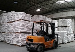 Who is the top manufacturer of titanium dioxide in China?