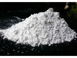 Who are the biggest producers of titanium dioxide?